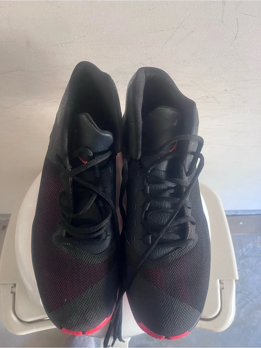 Jordan Men's Black and Bright Red Basketball Shoes